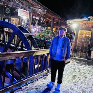 Meet your Posher, Hamed